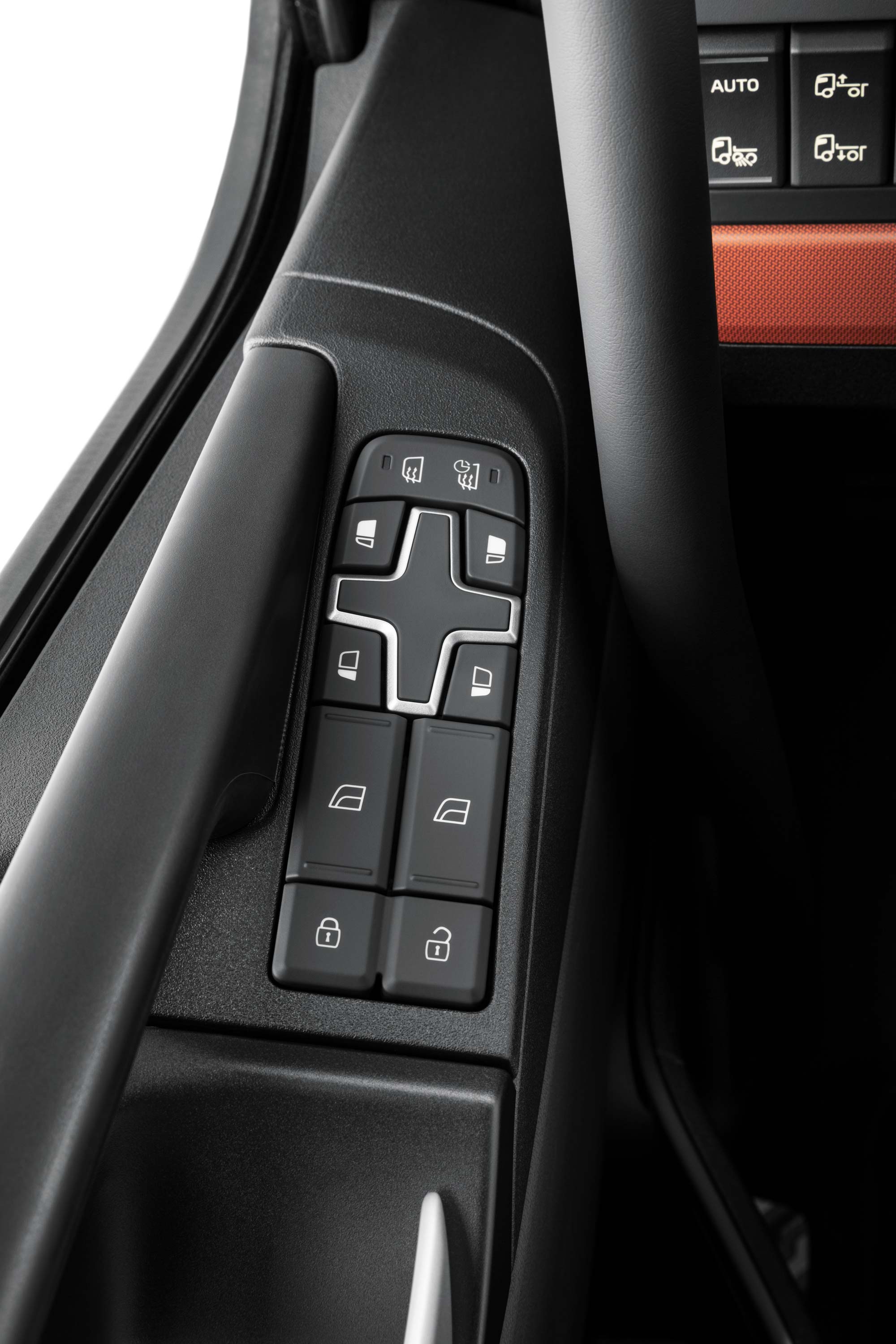 Commandes intégrées à l'intérieur du Volvo FH16 pour faciliter l'accès.